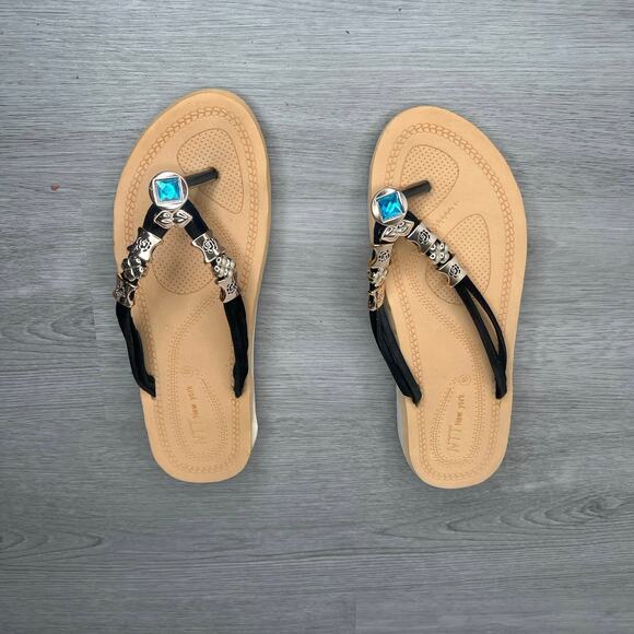 Dong k Flip flops sandals with blue jewel - Picture 4 of 8